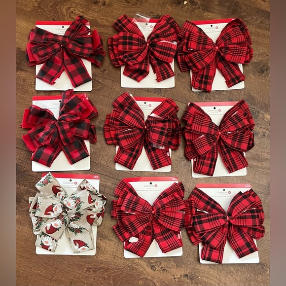 NWT 9 large Christmas decor bows 11in x 20.5 in